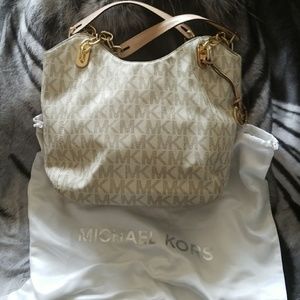 Michael Kors Large Vanilla Fulton w/gold hardware